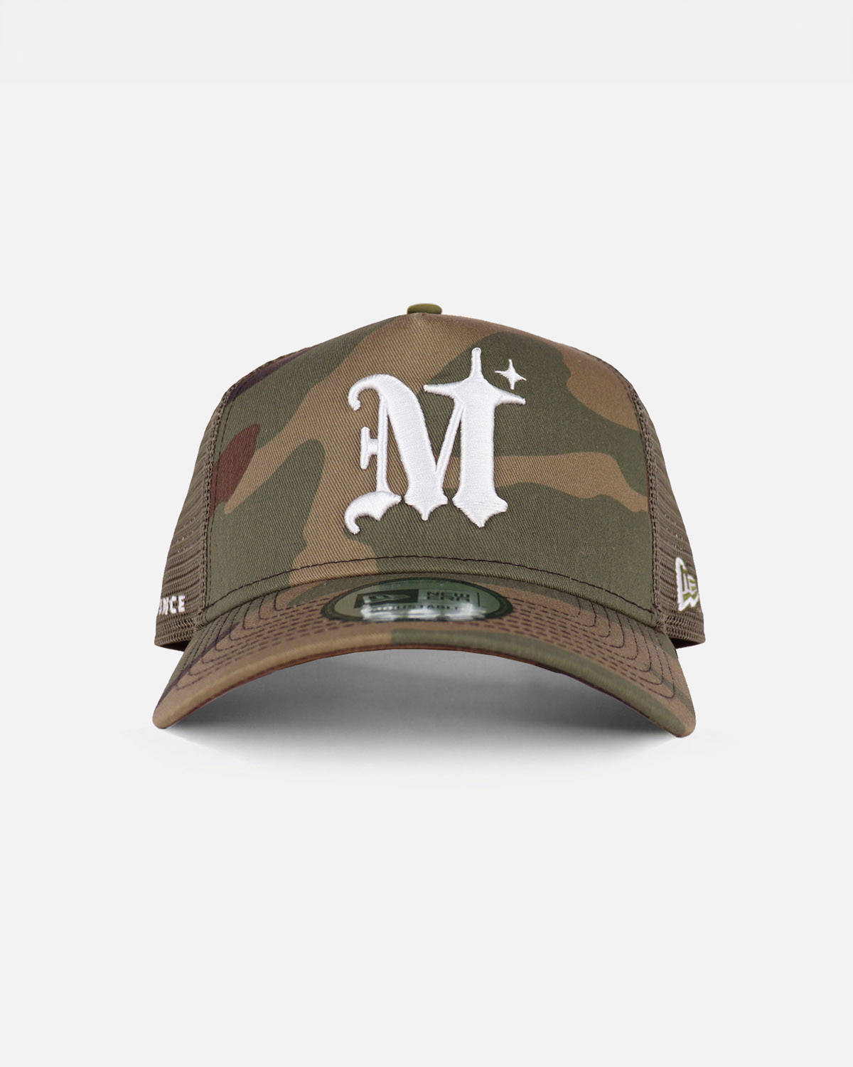 NEW ERA® 9FORTY AUTHENTIC LOGO TRUCKER CAP - CAMO / WHITE